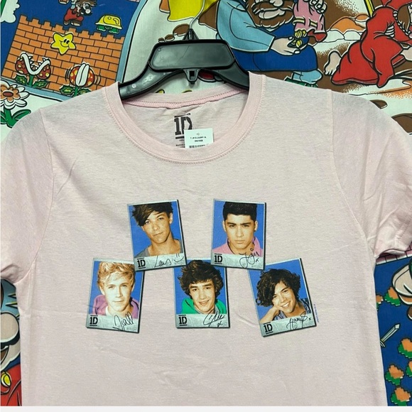 Women Jrs XL NWT Pink One Direction Bandmates Polariod Photo Signatures T-Shirt - Picture 2 of 5